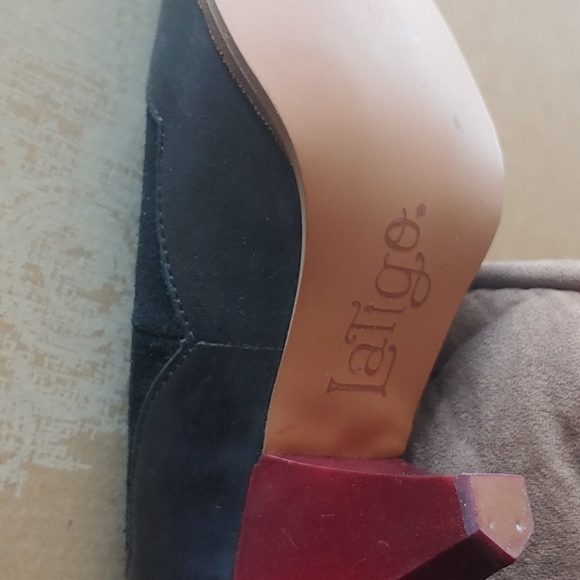 Shoe - Picture 2 of 3